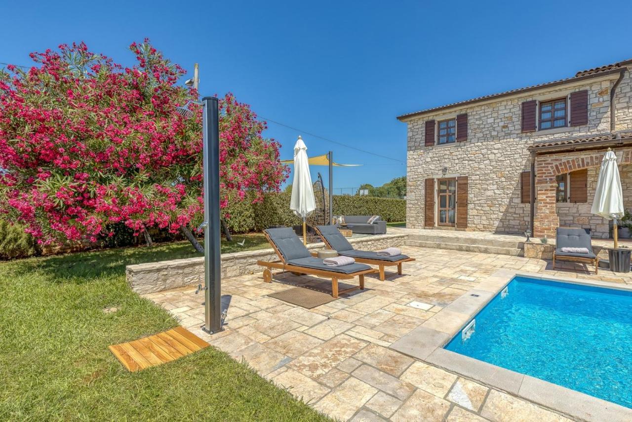 Villa Santolina Baderna Bagian luar foto
