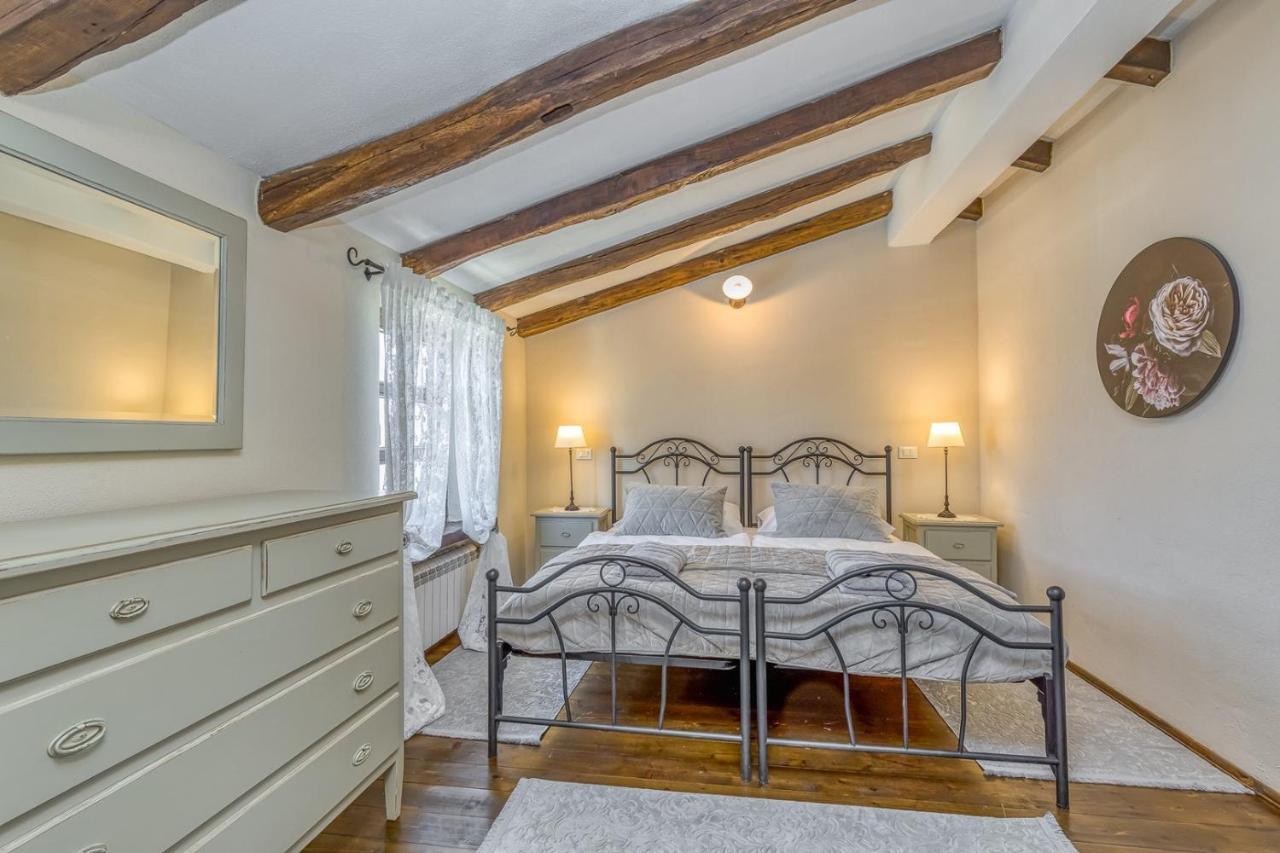 Villa Santolina Baderna Bagian luar foto
