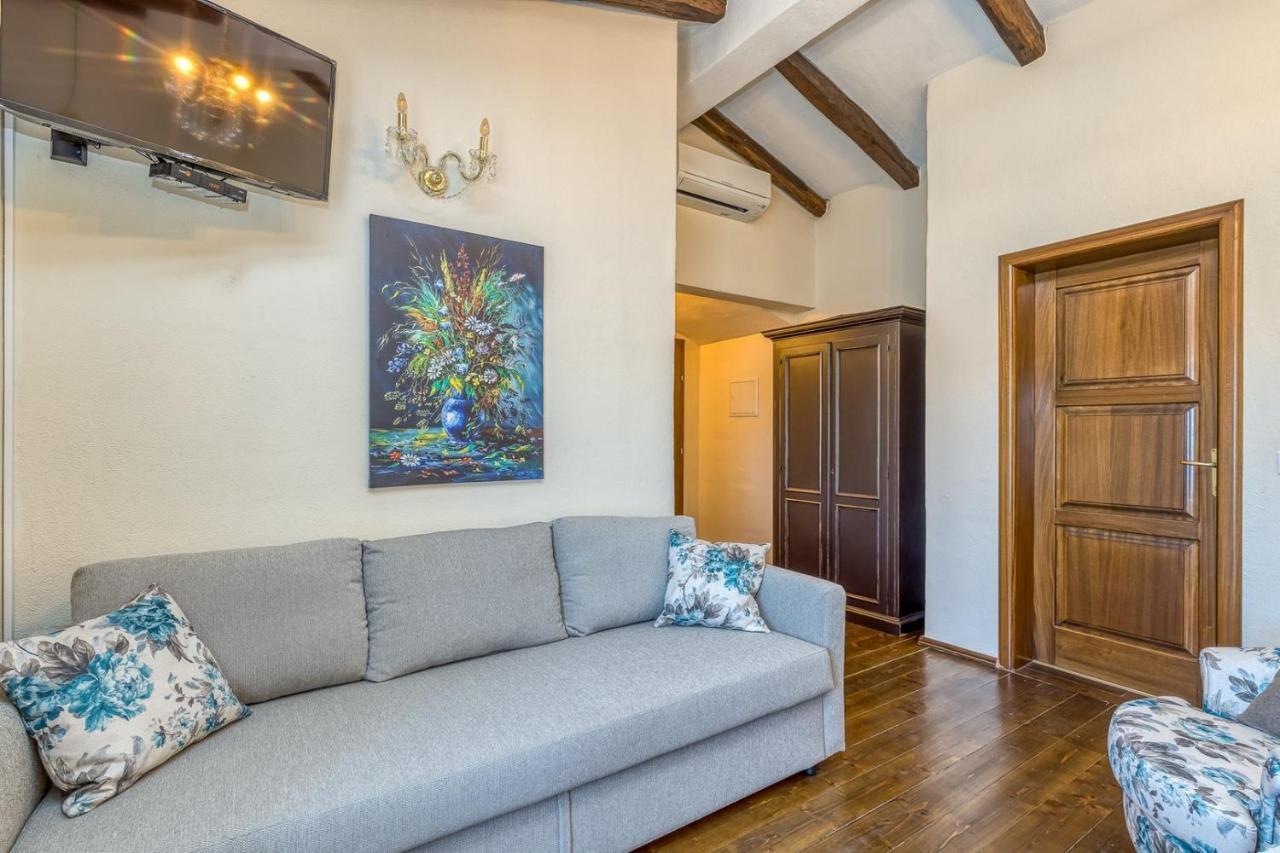 Villa Santolina Baderna Bagian luar foto